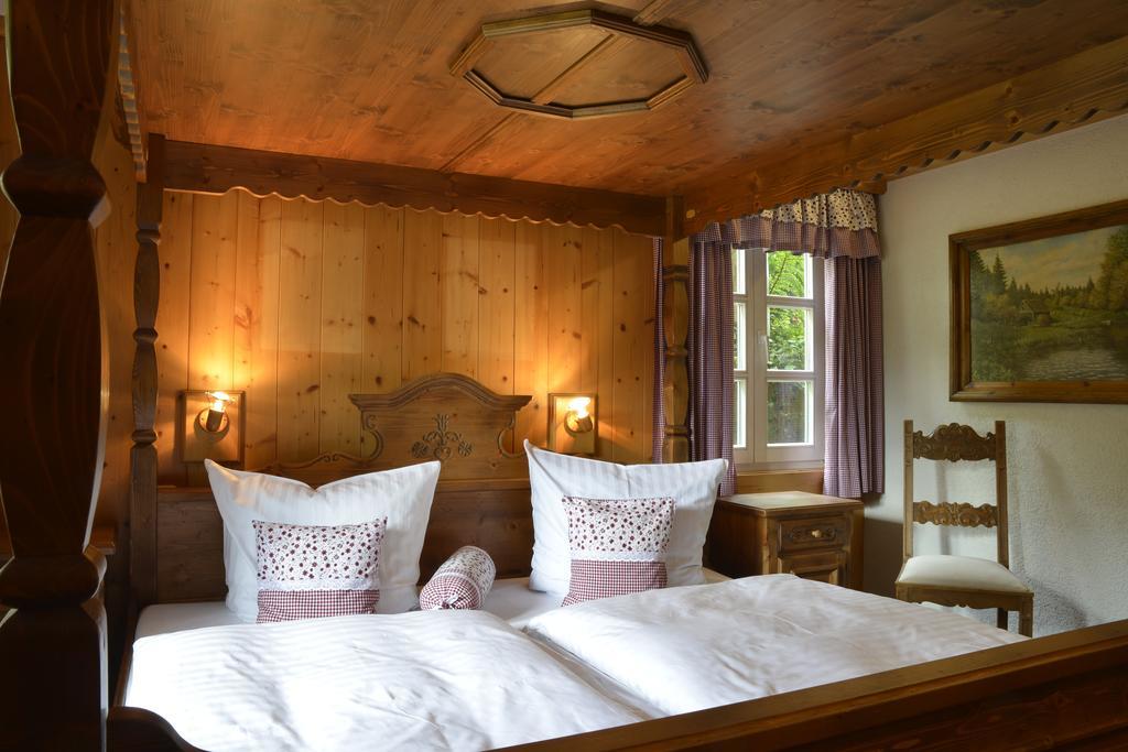 Landhaus Alpina Guest House Митерзил Стая снимка