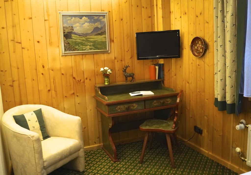 Landhaus Alpina Guest House Митерзил Стая снимка