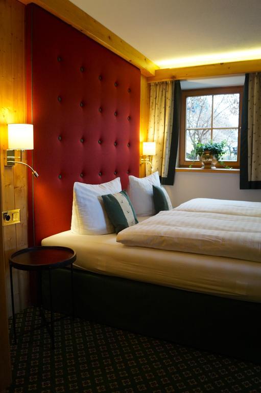 Landhaus Alpina Guest House Митерзил Стая снимка