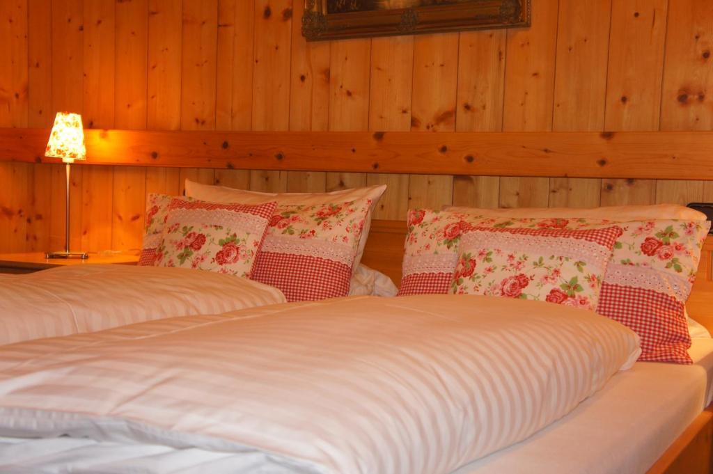 Landhaus Alpina Guest House Митерзил Стая снимка