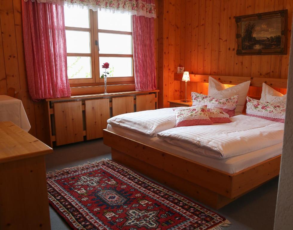 Landhaus Alpina Guest House Митерзил Стая снимка