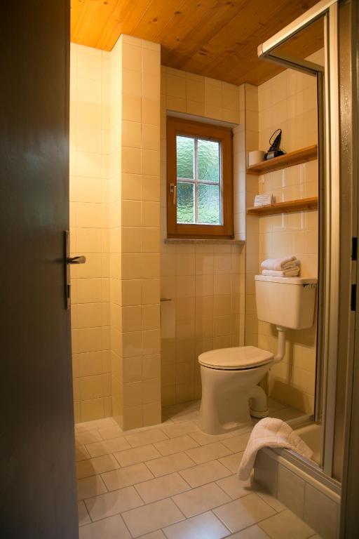 Landhaus Alpina Guest House Митерзил Стая снимка